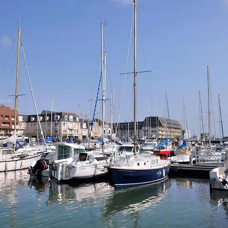 Appt Centre De Courseulles - 100M De La Plage Exterior photo